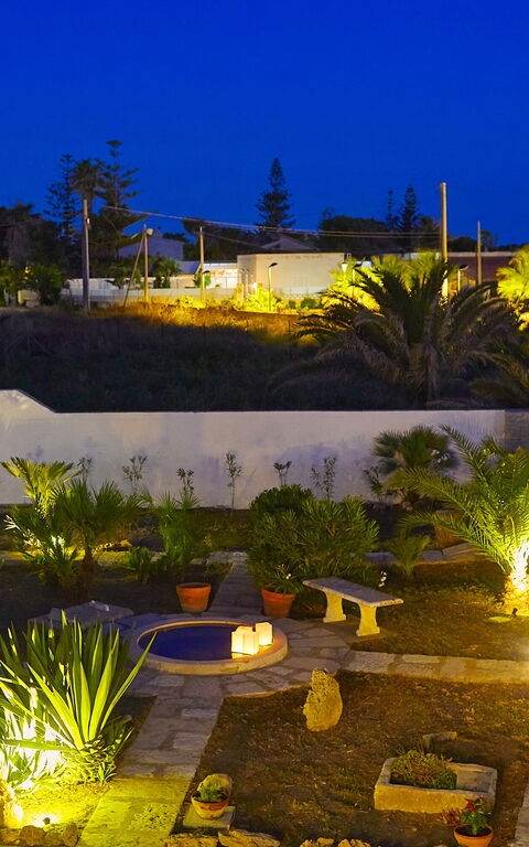 Villa Maraus: all'aperto, Esterni, Giardino