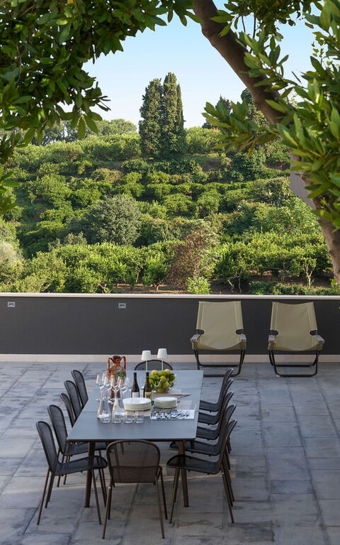 Villa Gianos: all'aperto, Esterni