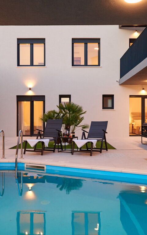 Villa Stella: all'aperto, Piscina