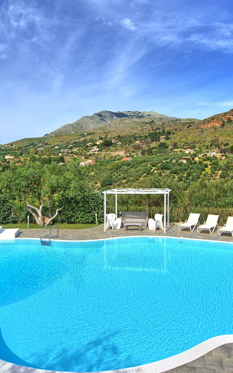 Villa Demetra: all'aperto, Esterni, Piscina