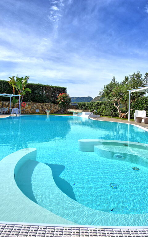 Villa Demetra: all'aperto, Esterni, Piscina