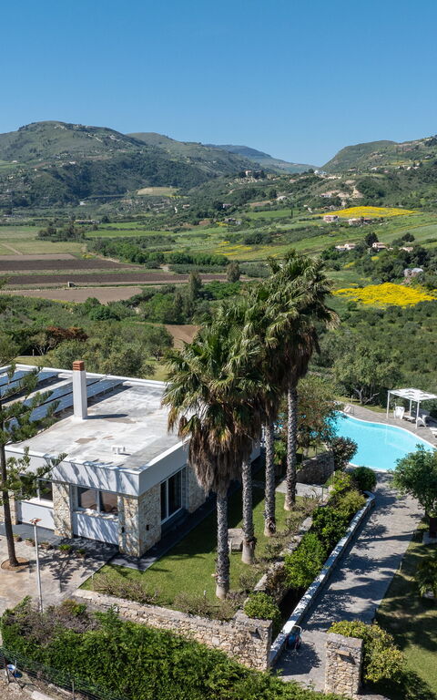 Villa Demetra: Piscina, Vista Panoramica