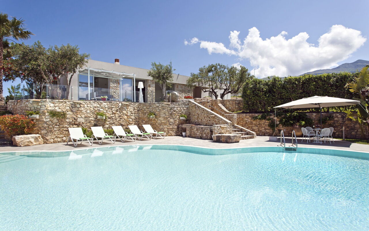 Villa Demetra: all'aperto, Esterni, Piscina