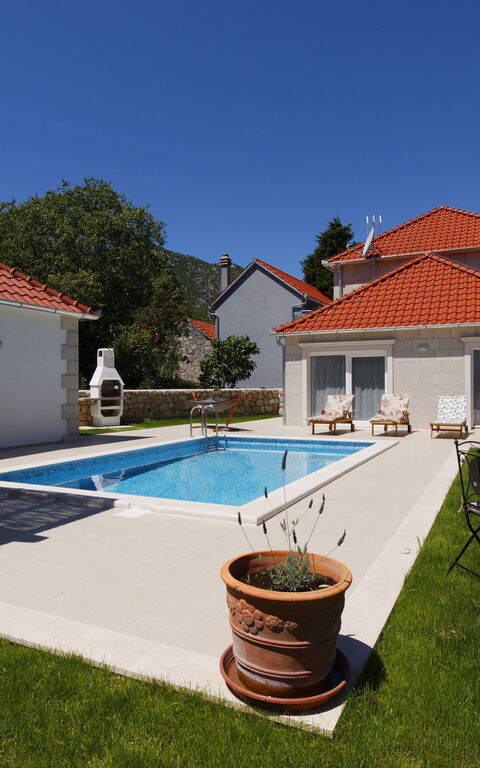 Villa Zupa: all'aperto, Balcone / Terrazza / Patio, Giardino, Piscina