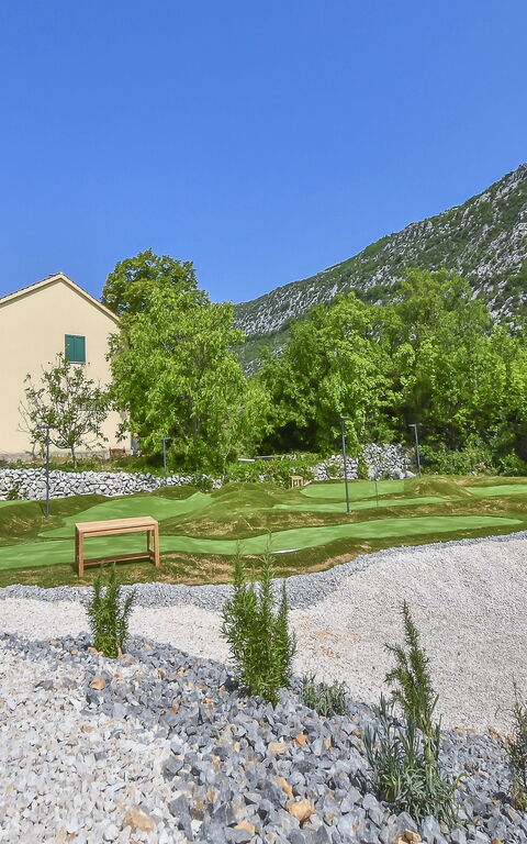 Villa Zupa: Attività