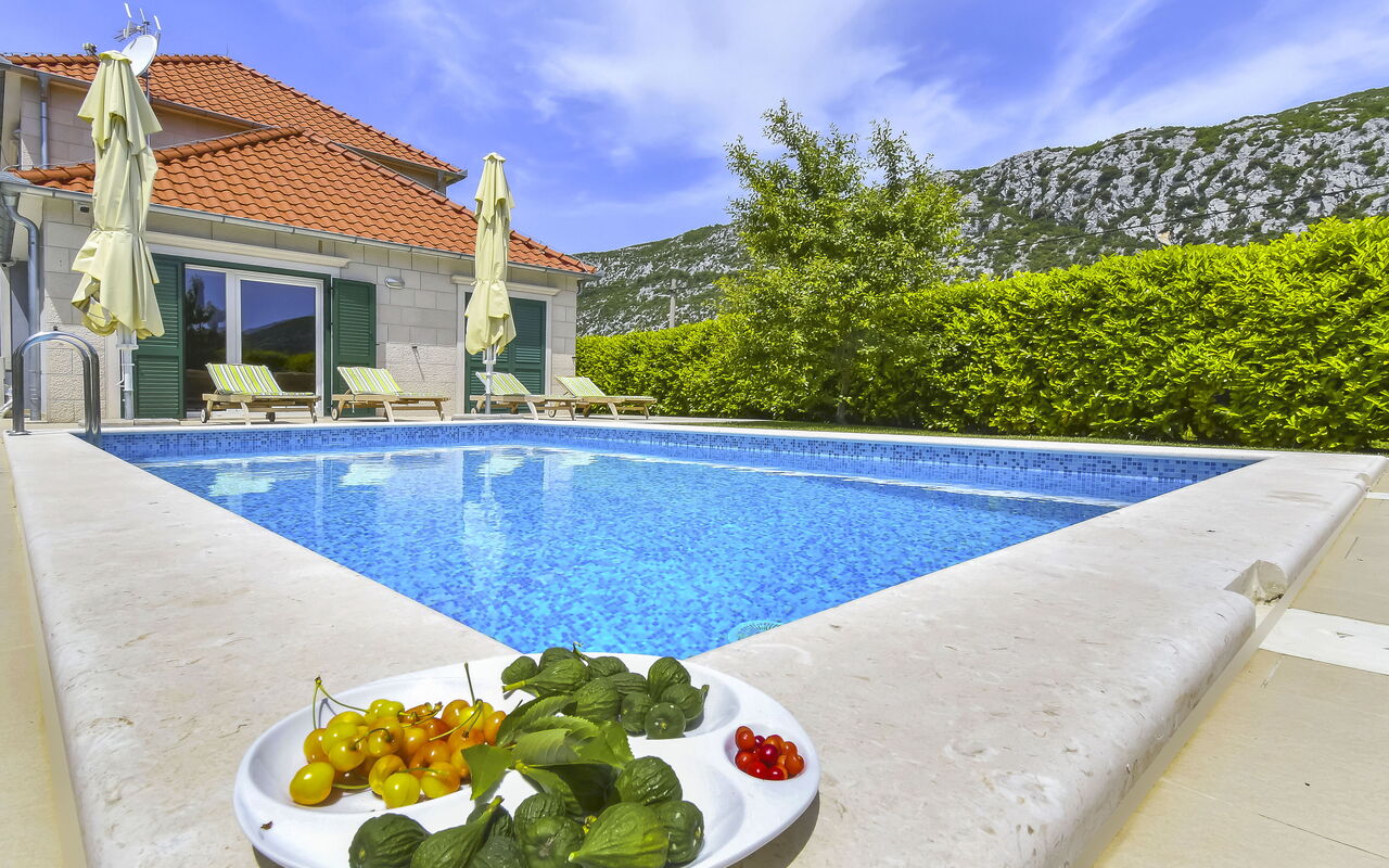 Villa Zupa: all'aperto, Balcone / Terrazza / Patio, Piscina