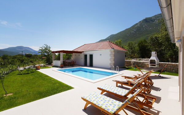 Villa Zupa: all'aperto, Balcone / Terrazza / Patio, Giardino, Piscina