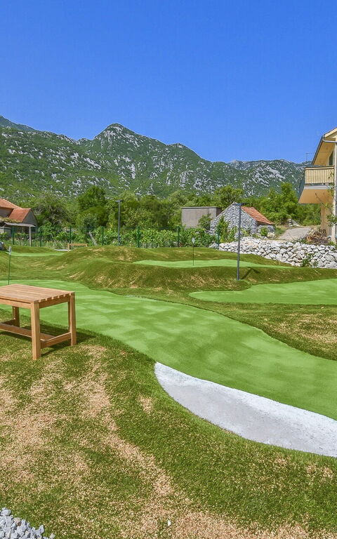 Villa Roglic: Attività, Esterni, Giardino, Vista Panoramica