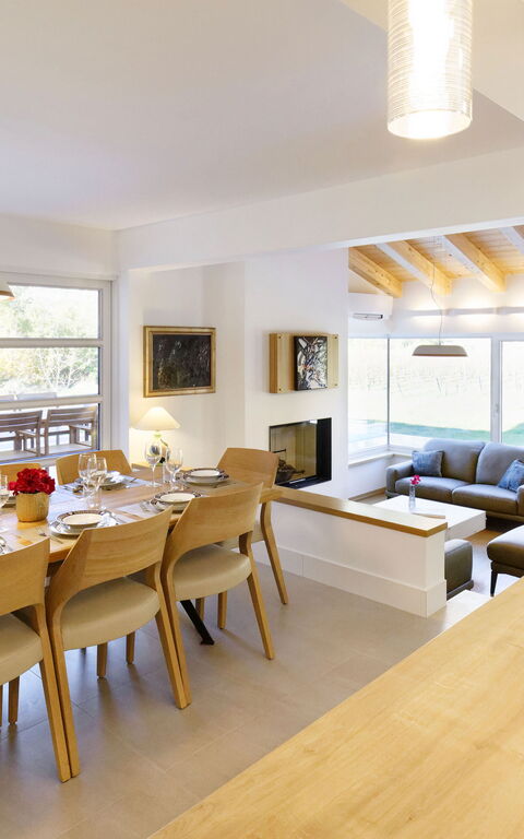 Villa Jure: Sala da pranzo, Soggiorno