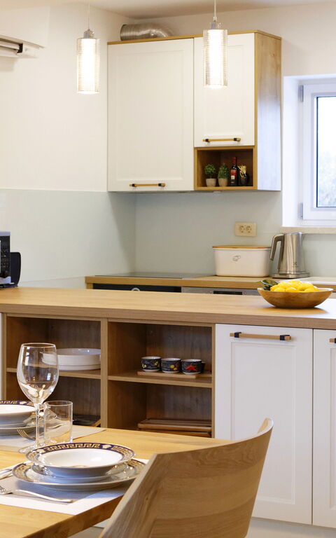 Villa Jure: Cucina, Sala da pranzo