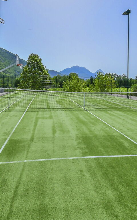 Villa Jure: Attività