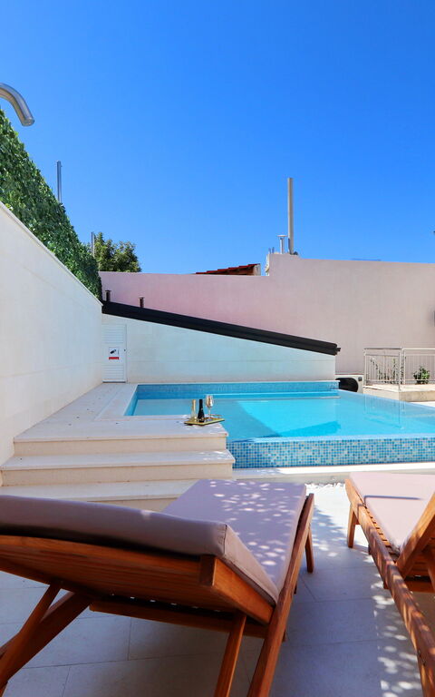 Villa Emerald: Esterni, Piscina