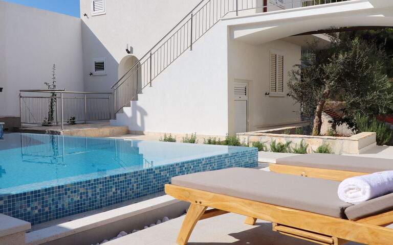 Villa Emerald: Esterni, Piscina