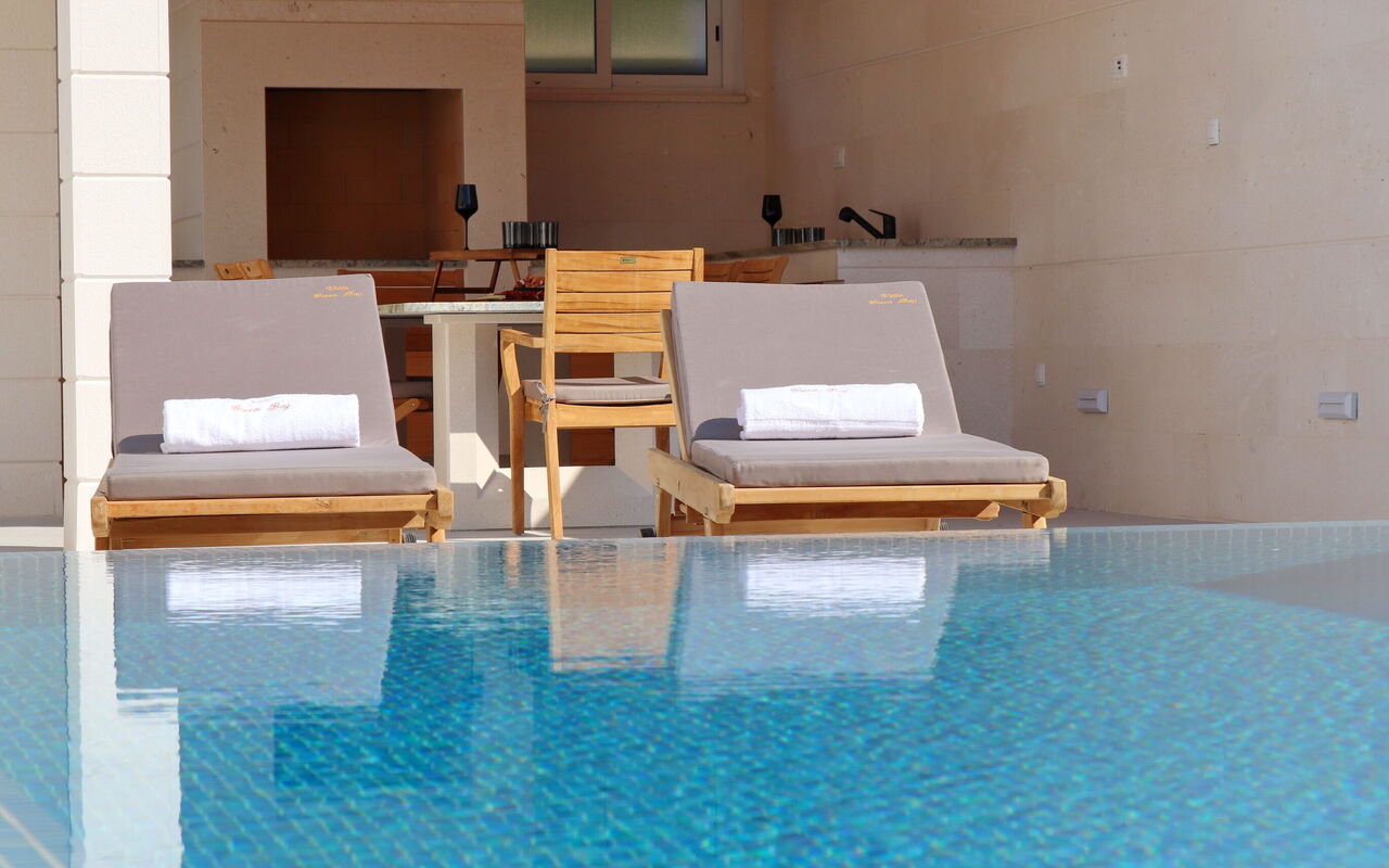 Villa Emerald: Piscina