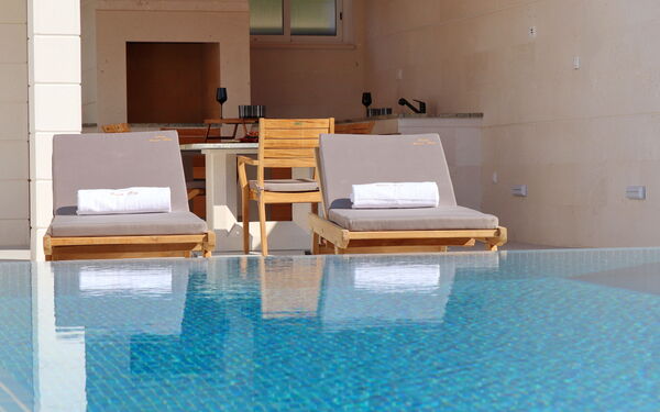 Villa Emerald: Piscina