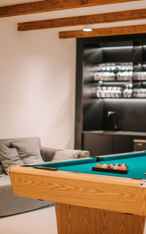 Villa Kelena: Attività, Stanza Comune