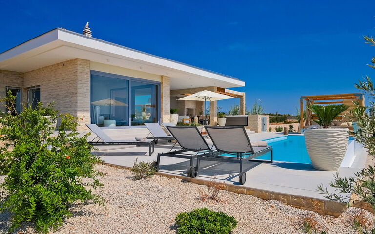 Villa Kelena: all'aperto, Balcone / Terrazza / Patio, Entrata Principale, Esterni, Piscina