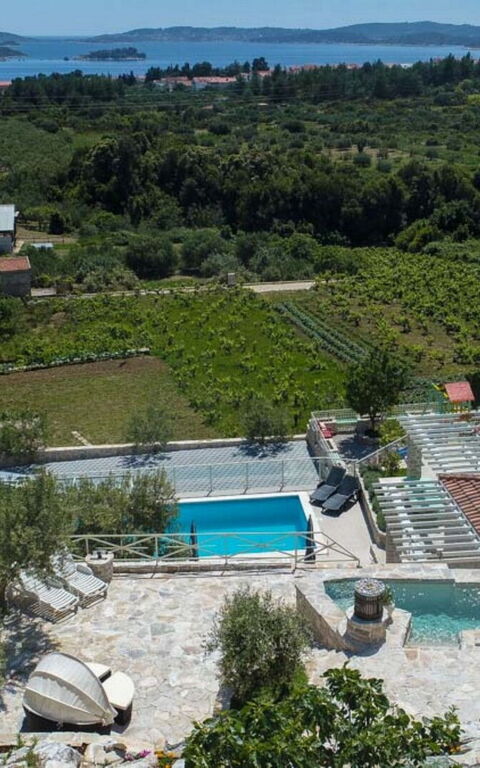 Villa Azurit: Piscina, Vista Panoramica