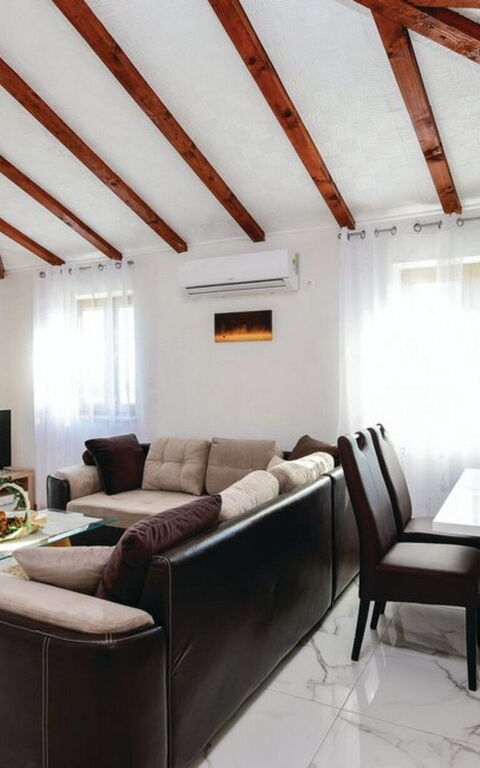 Villa Azurit: Sala da pranzo, Soggiorno