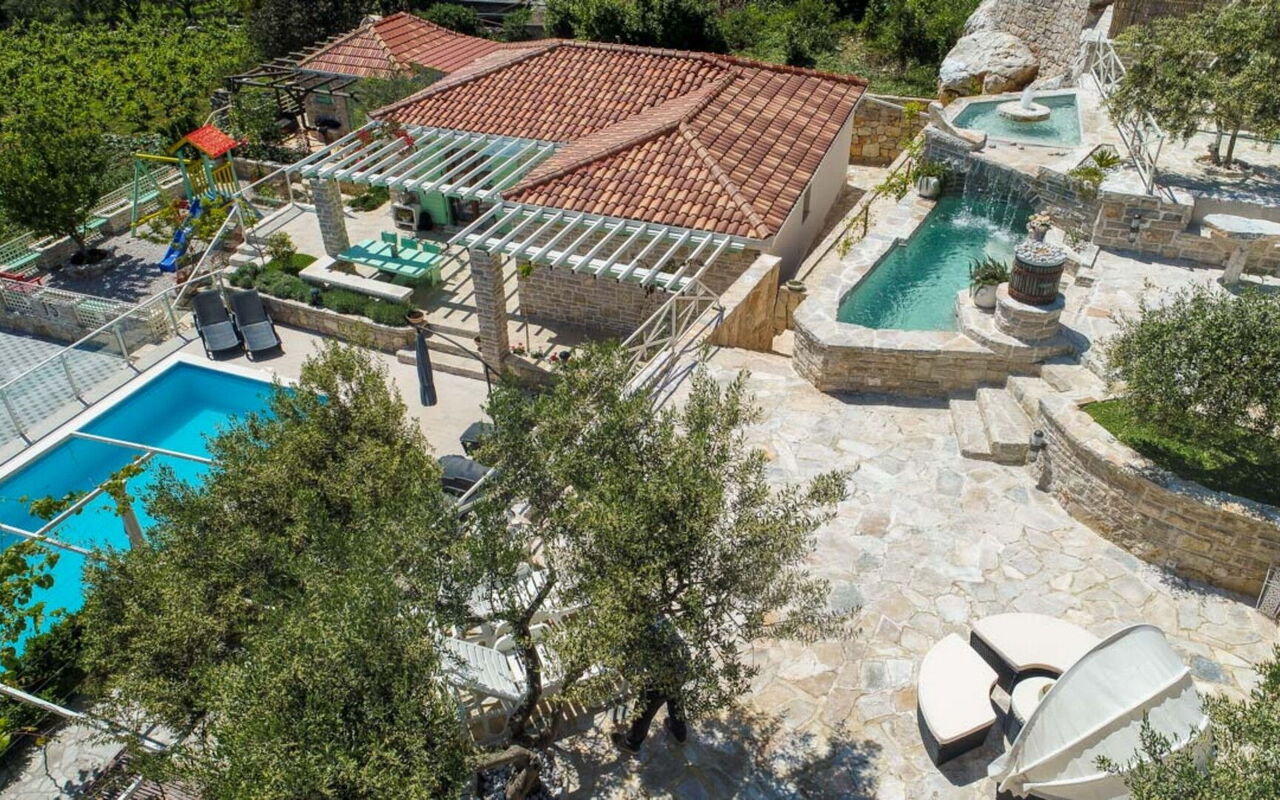 Villa Azurit: Esterni, Piscina