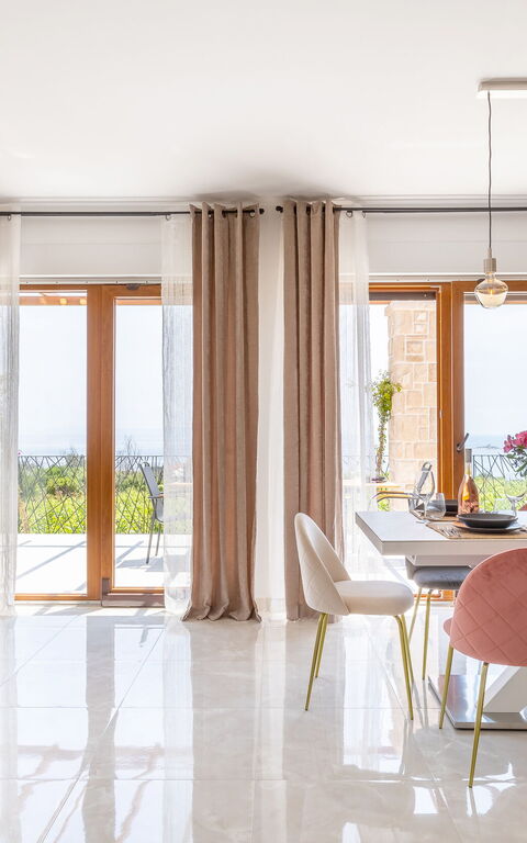 Villa Spectrum: Balcone / Terrazza / Patio, Entrata Principale, Sala da pranzo, Soggiorno