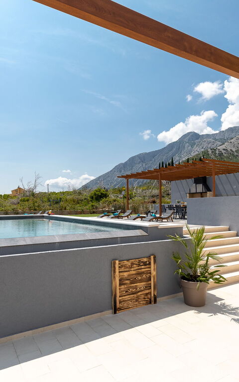 Villa Spectrum: Esterni, Piscina