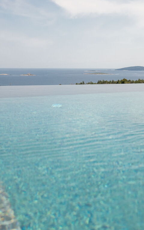 Villa Spectrum: Piscina