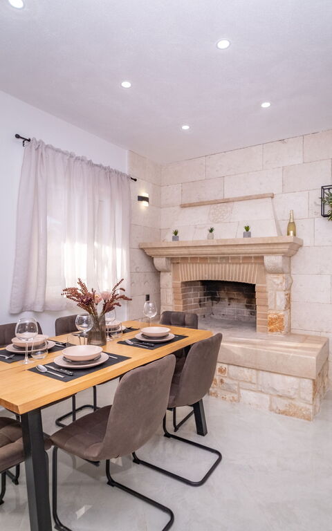 Villa Diana: Cucina, Entrata Principale, Sala da pranzo