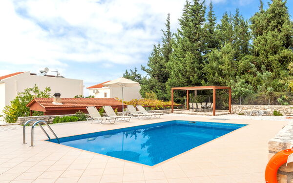 Villa Giorgos: all'aperto, Esterni, Piscina