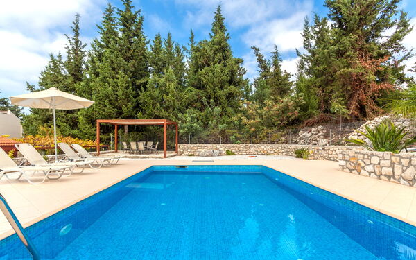 Villa Giorgos: all'aperto, Esterni, Piscina