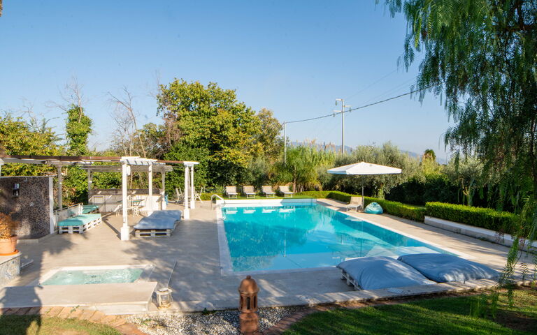 Villa Antici: all'aperto, Esterni, Piscina