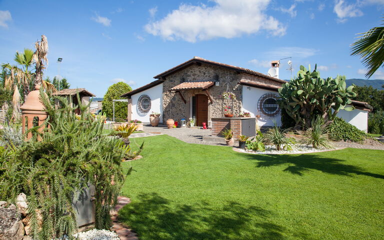 Villa Antici: all'aperto, Entrata Principale, Esterni, Giardino