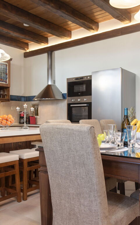 Villa Kois: Cucina, Sala da pranzo