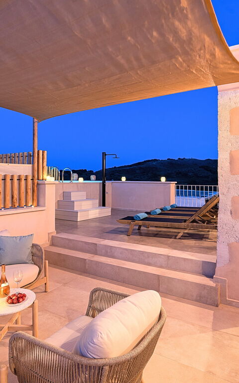 Villa Mirage: all'aperto, Esterni