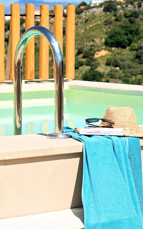 Villa Mirage: all'aperto, Esterni, Piscina