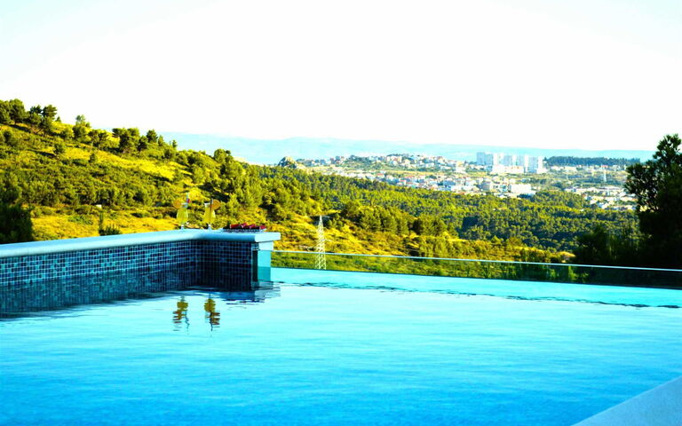 Villa Nikta: Città, Piscina