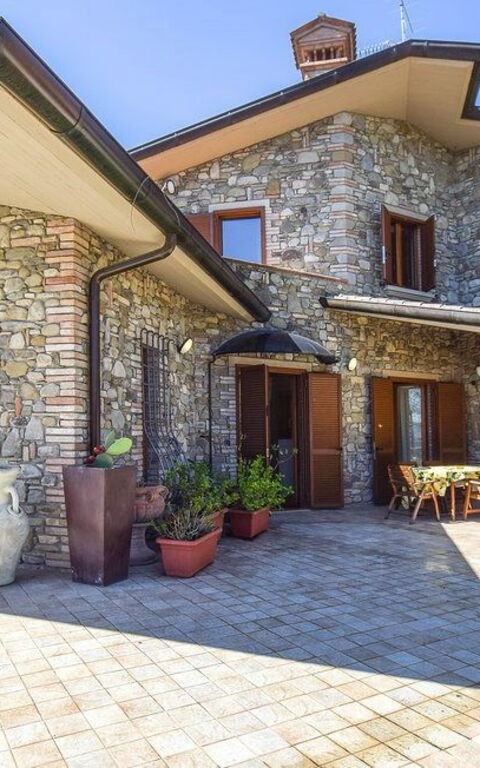 Villa Paradiso: all'aperto, Esterni