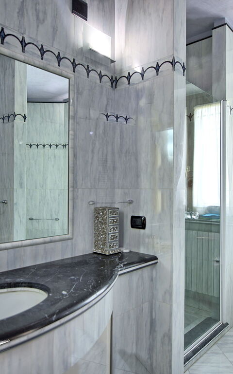 Villa Paradiso: Bagno