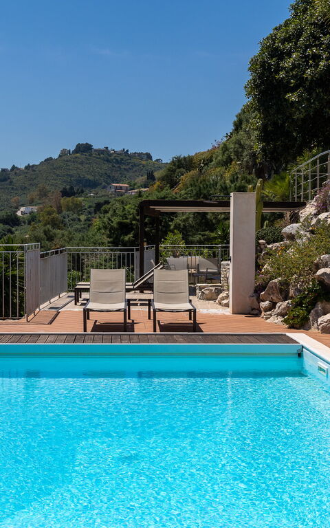 Villa Petra: all'aperto, Esterni, Piscina