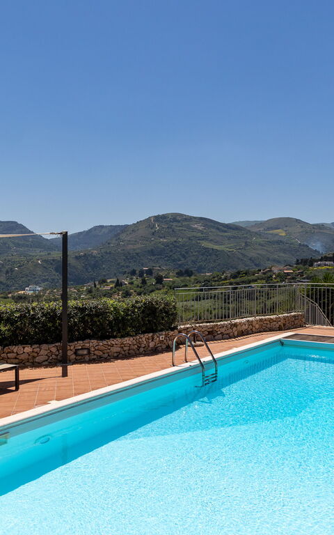 Villa Petra: all'aperto, Esterni, Piscina