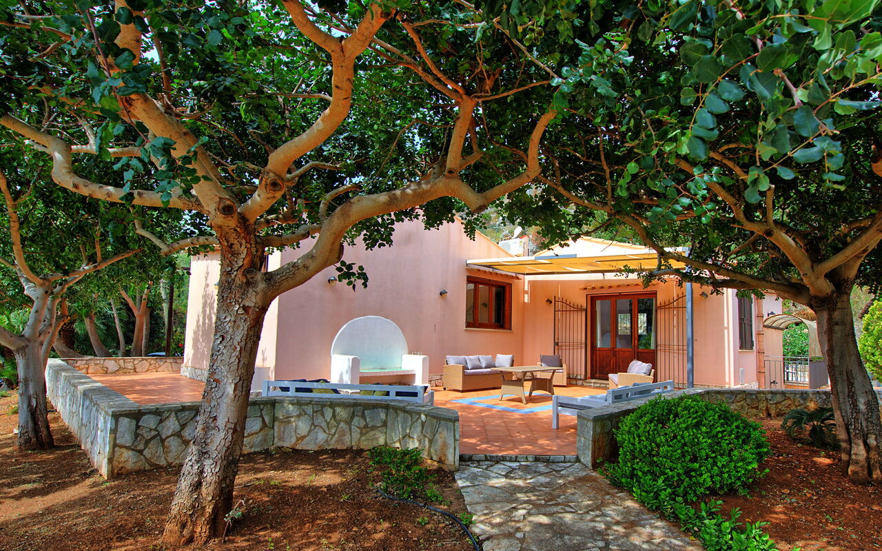 Villa Petra: all'aperto, Esterni, Giardino
