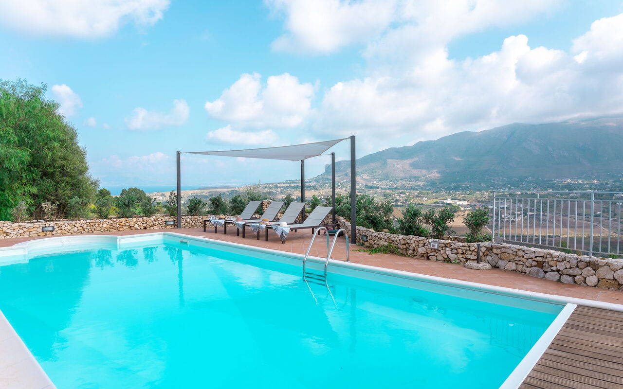 Villa Petra: all'aperto, Esterni, Piscina, Vista Panoramica