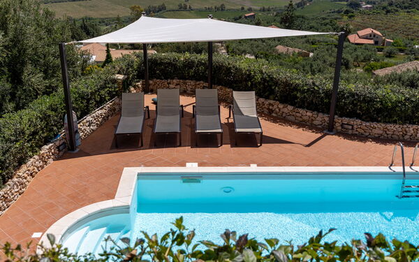 Villa Petra: all'aperto, Esterni, Piscina