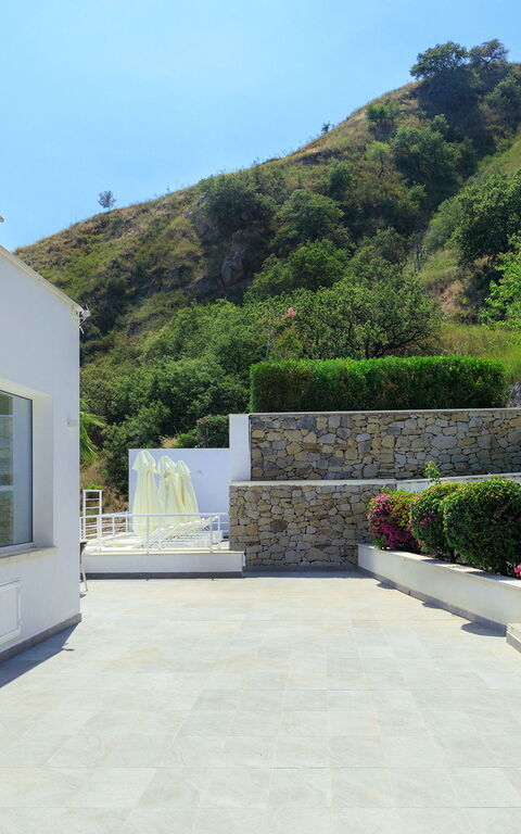 Villa Elysium: all'aperto, Esterni