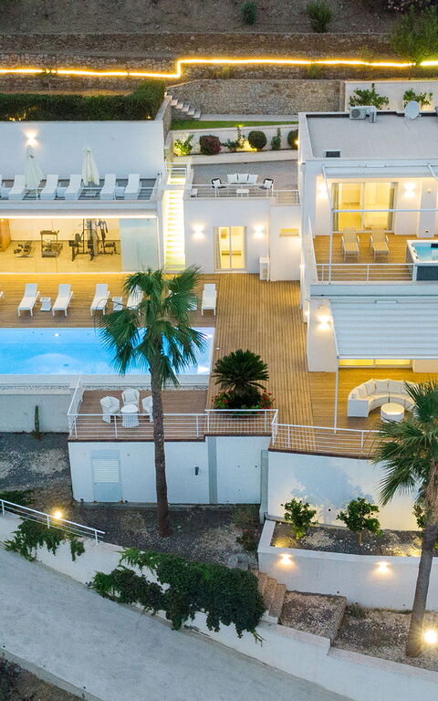 Villa Elysium: all'aperto, Esterni, Piscina