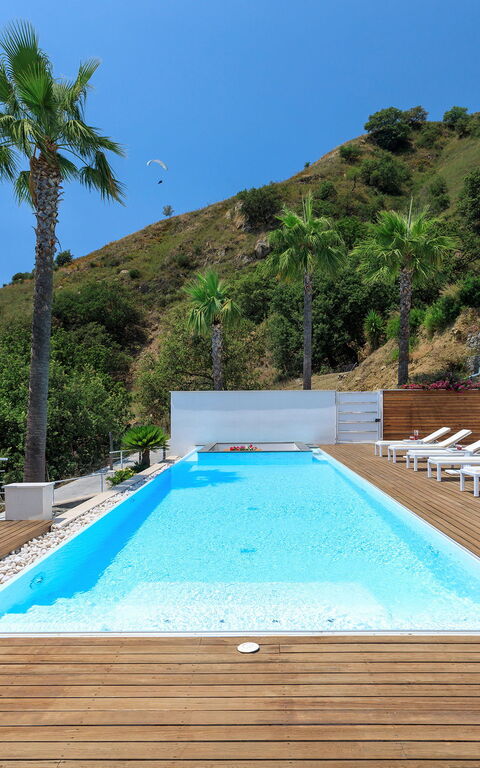 Villa Elysium: all'aperto, Esterni, Piscina