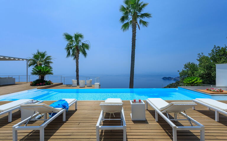 Villa Elysium: all'aperto, Esterni, Piscina, Vista Panoramica