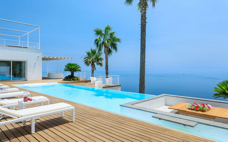 Villa Elysium: all'aperto, Esterni, Piscina, Vista Panoramica