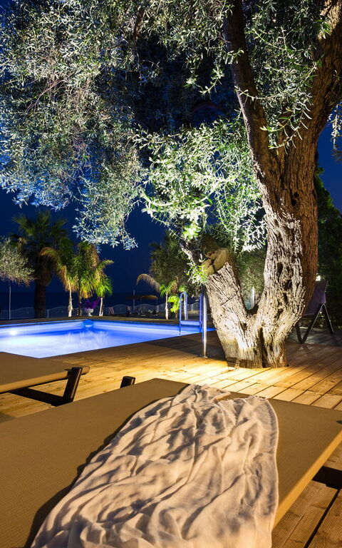 Villa Bellasia: all'aperto, Esterni