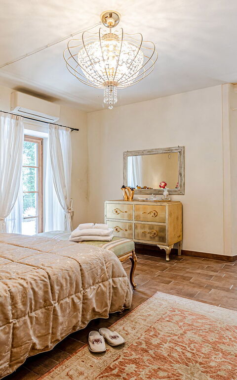 Chateau La Siroque: Camera da letto